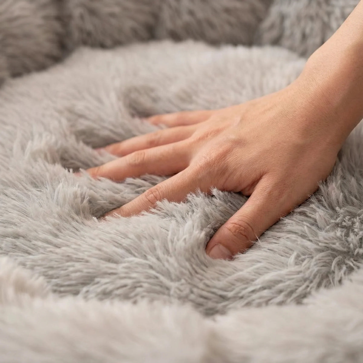 Winter Warm Cat Bed Shell Shape Closed Security Nest Soft Plush Pet House for Cats and Small Dogs